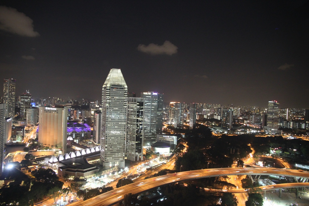Singapore Vista Pan Pacific Sky Line Notturno